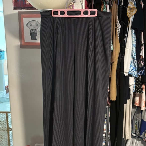 🌺EUC women’s  Pinstripe Pantsuit - Picture 3 of 4